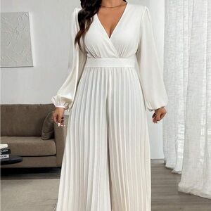 Elegant Cream Pleated Wide-Leg Pants